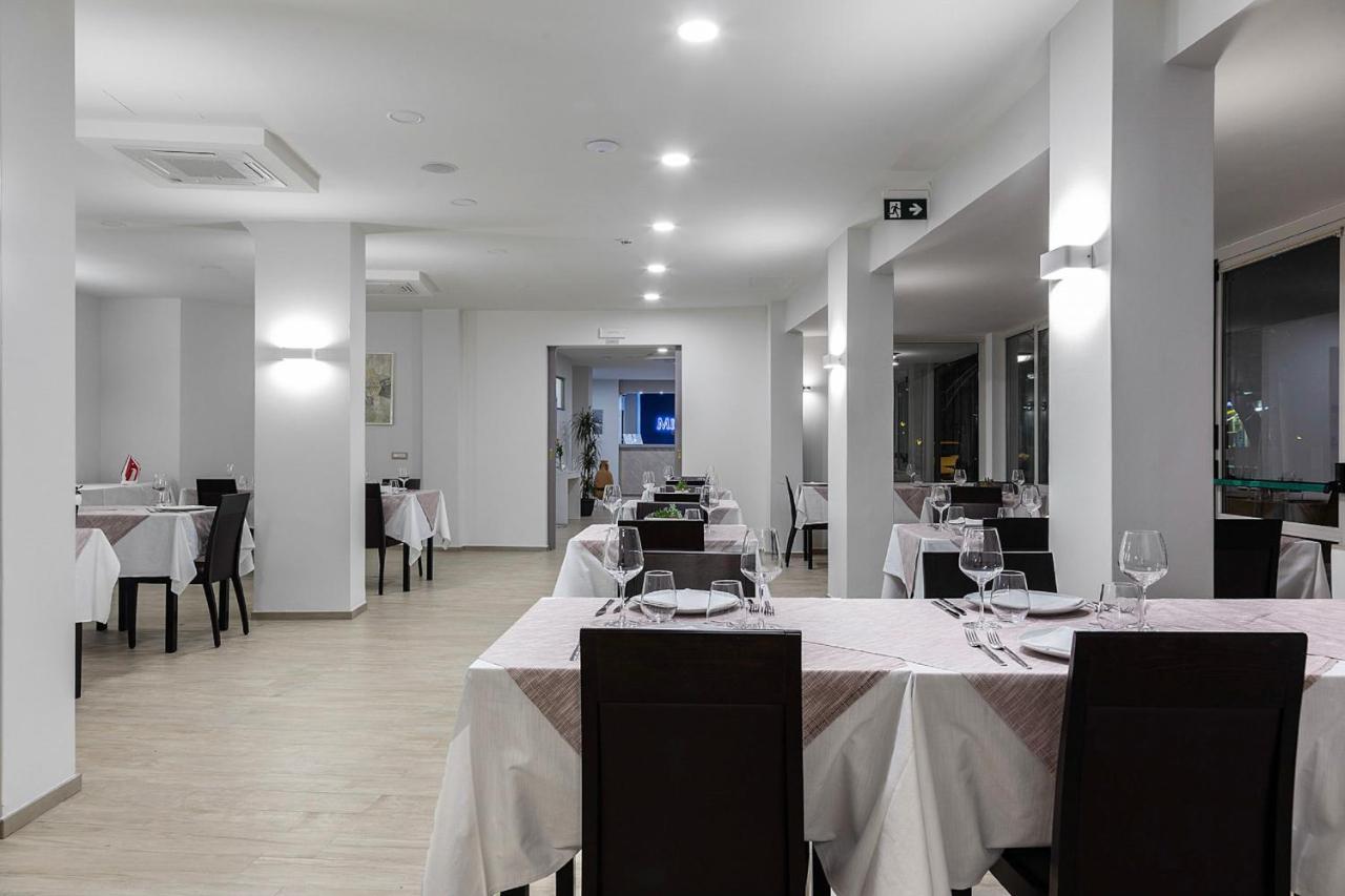 Miga Hotel Grado Centro Buitenkant foto